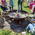 Stockbrotbacken auf der Pfadfinderwiese